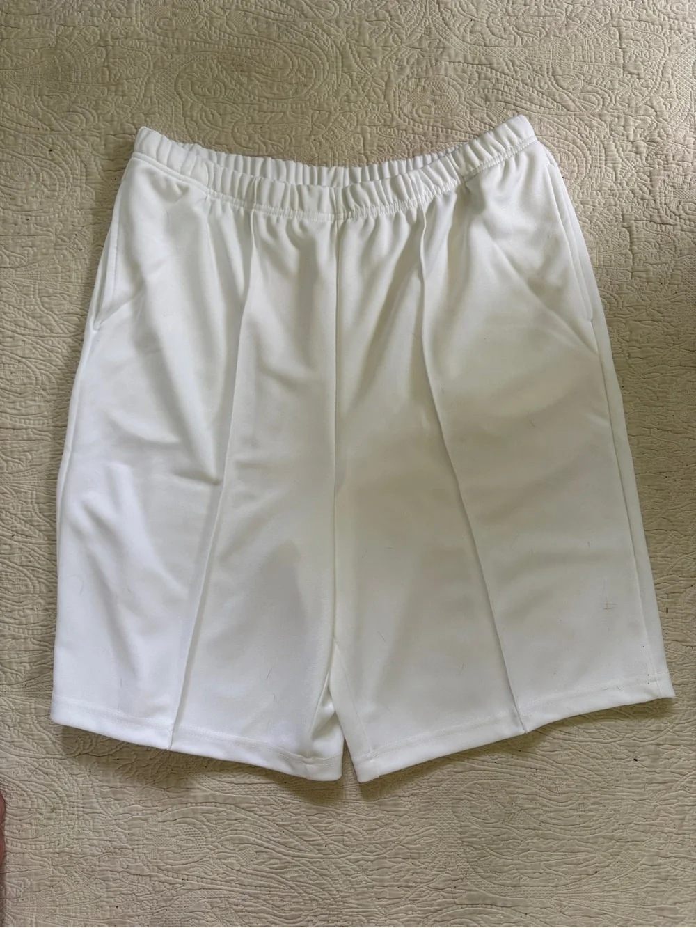 Women’s Blair White Elastic Waist Shorts - size 18